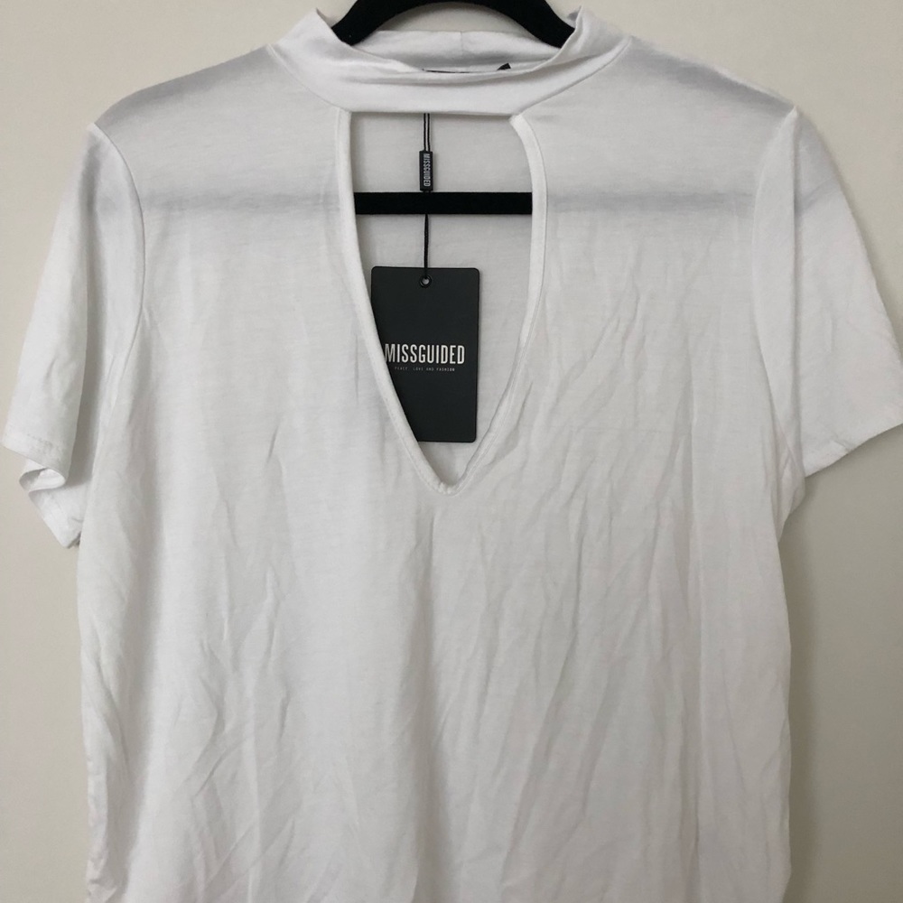 Keyhole Cut Out Tee - Picture 1 of 4